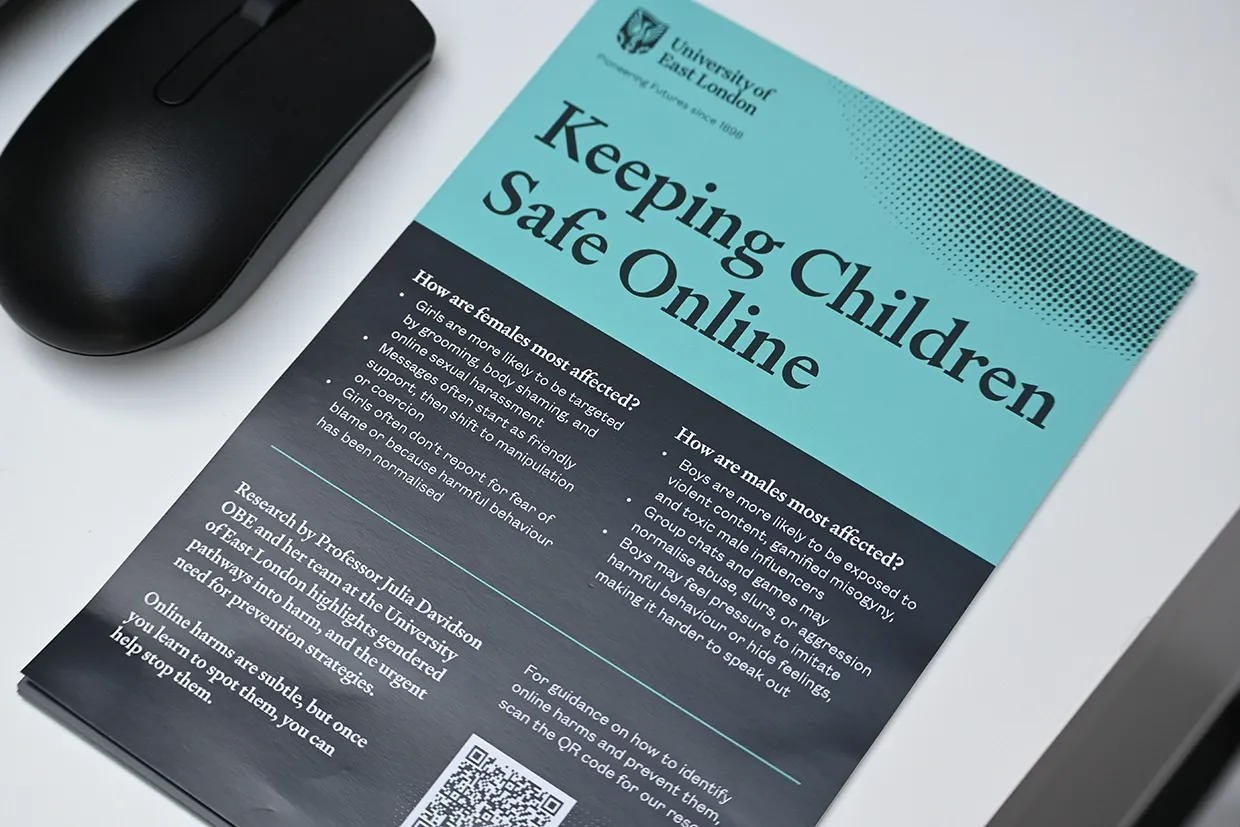 Keeping children safe online information leaflet